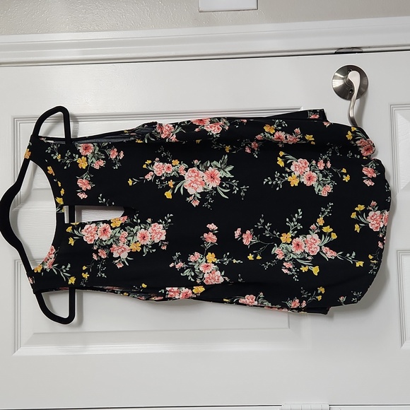Old Navy black floral sleeveless v-neck top Size: L - Picture 7 of 7